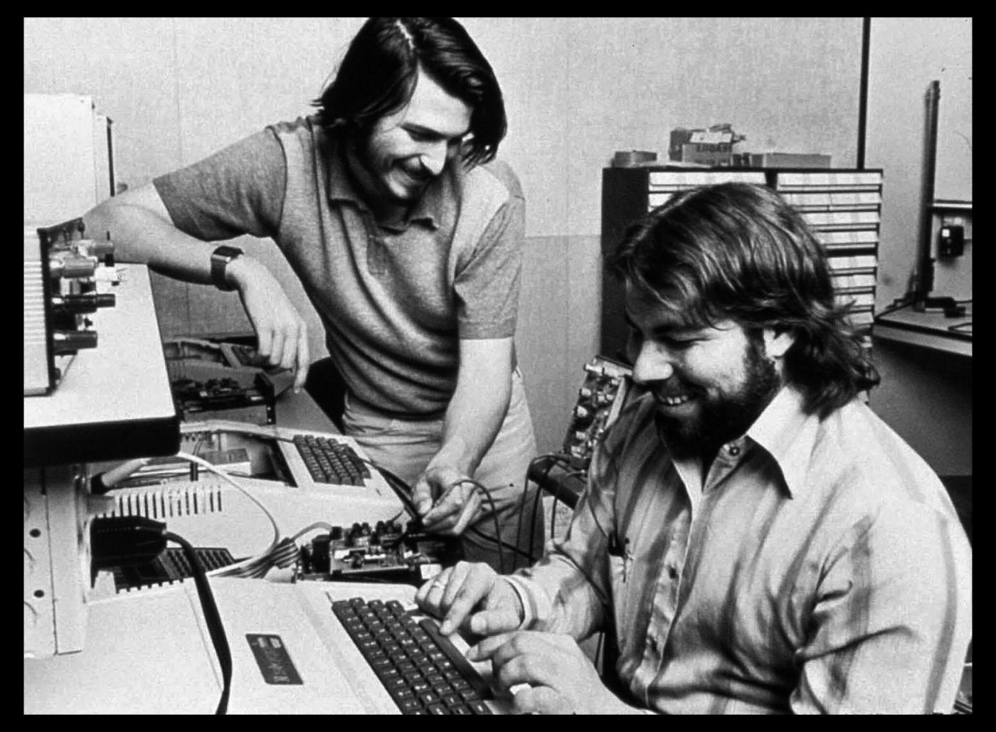 Apple II 17 апреля 1977 года